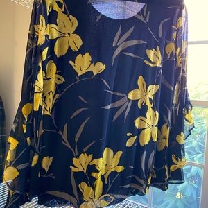 Black/yellow blouse